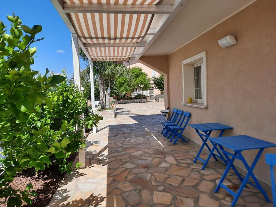 Anthos Casa Vacanze Sant'Omero エクステリア 写真