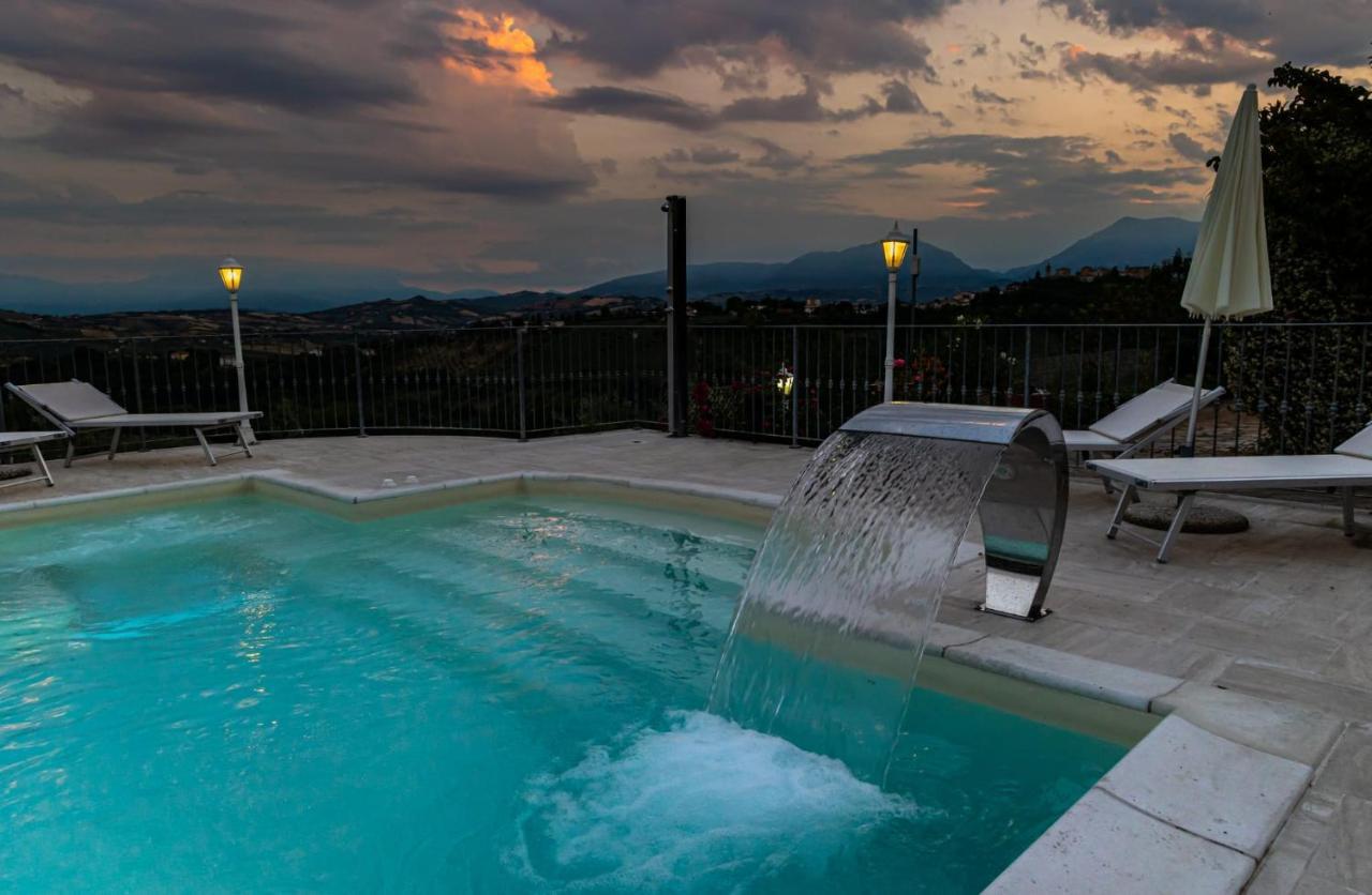 Anthos Casa Vacanze Sant'Omero エクステリア 写真