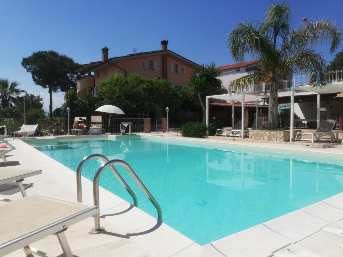 Anthos Casa Vacanze Sant'Omero エクステリア 写真