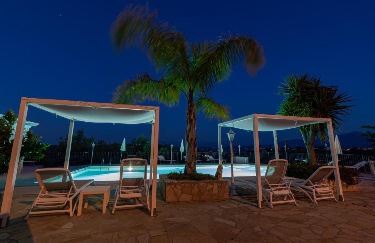 Anthos Casa Vacanze Sant'Omero エクステリア 写真