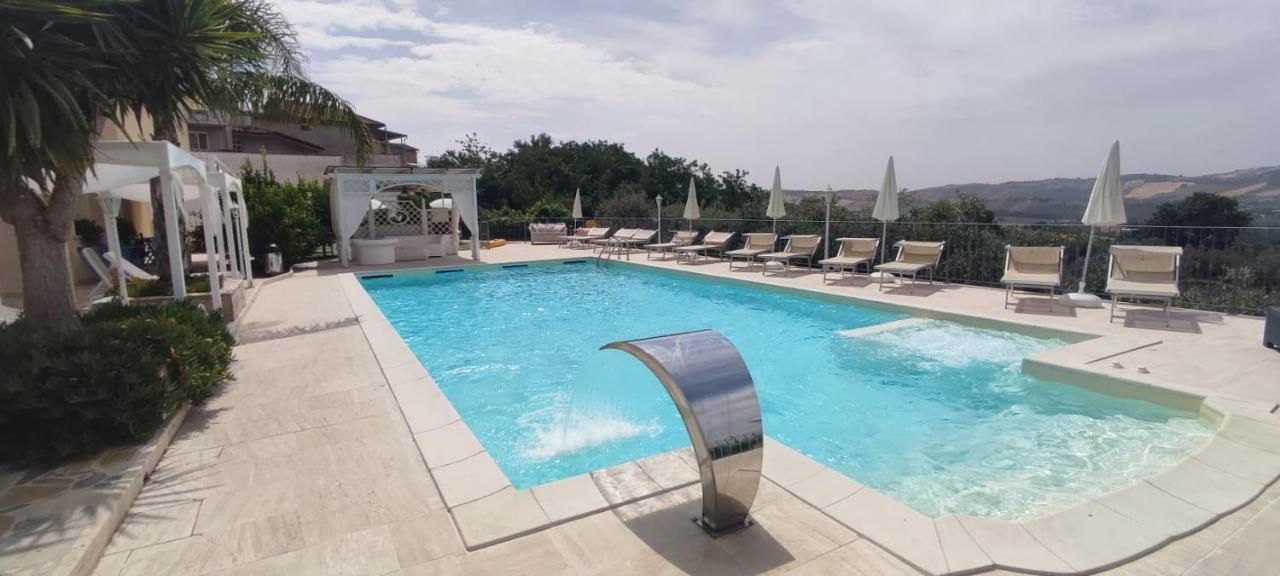 Anthos Casa Vacanze Sant'Omero エクステリア 写真