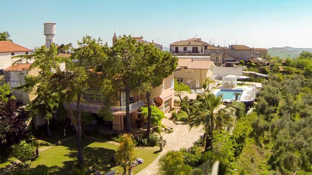 Anthos Casa Vacanze Sant'Omero エクステリア 写真