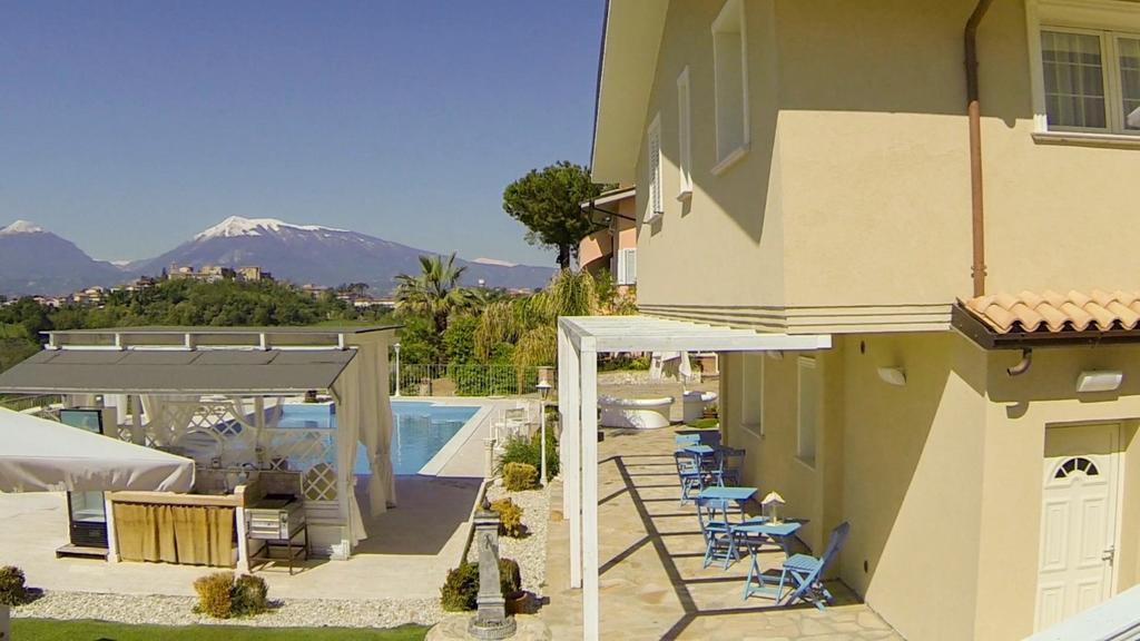 Anthos Casa Vacanze Sant'Omero エクステリア 写真