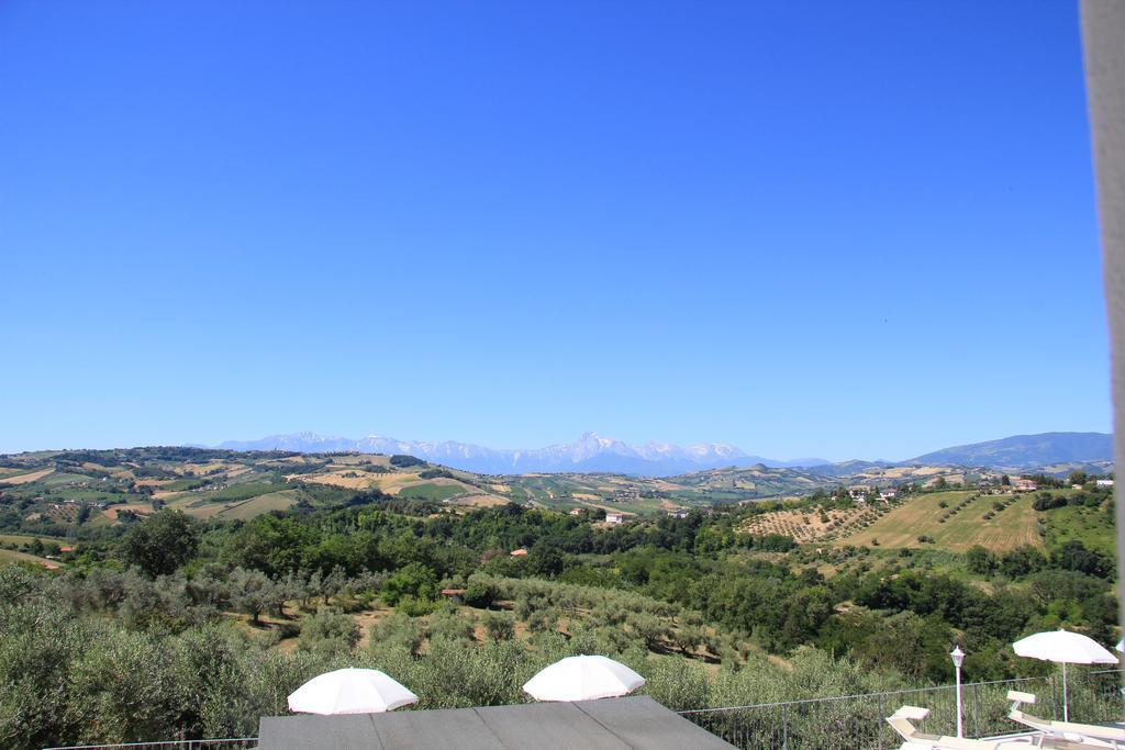 Anthos Casa Vacanze Sant'Omero エクステリア 写真