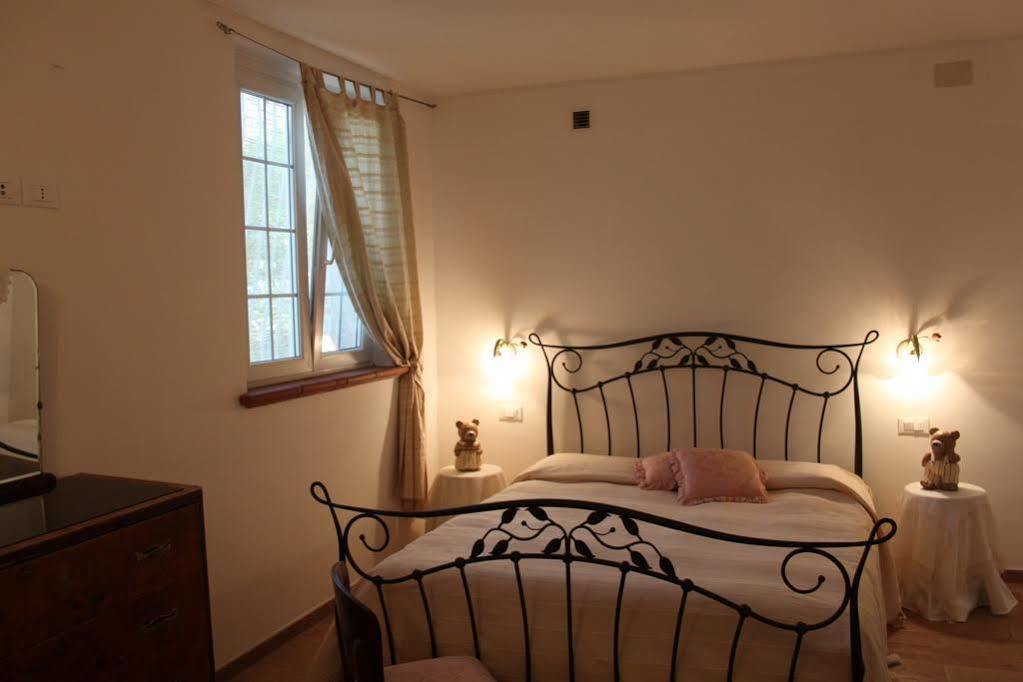 Anthos Casa Vacanze Sant'Omero エクステリア 写真